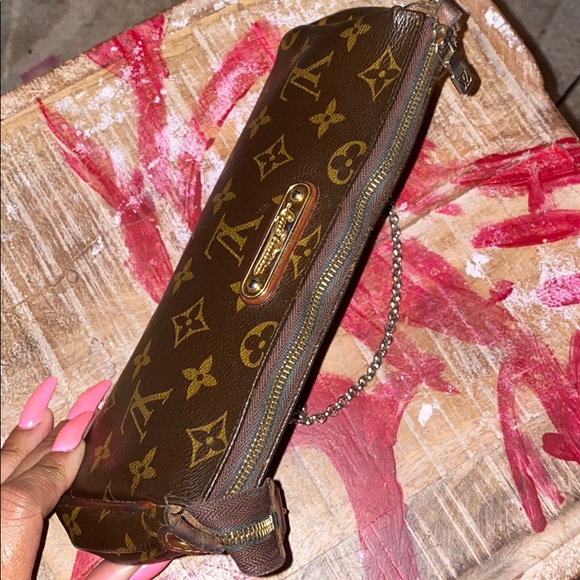 LV Clutch - Picture 4 of 5